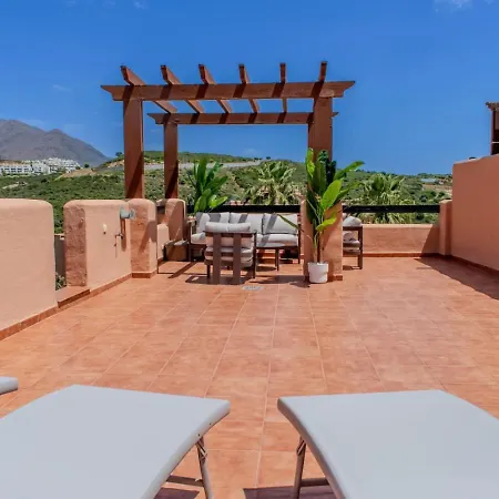 2 Bedroom Penthouse With Pool And Views Apartment
