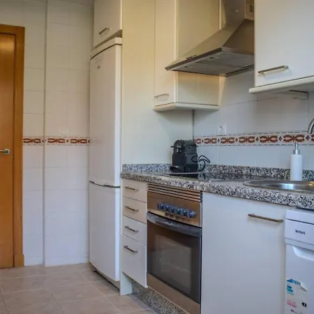 2 Bedroom Penthouse With Pool And Views *